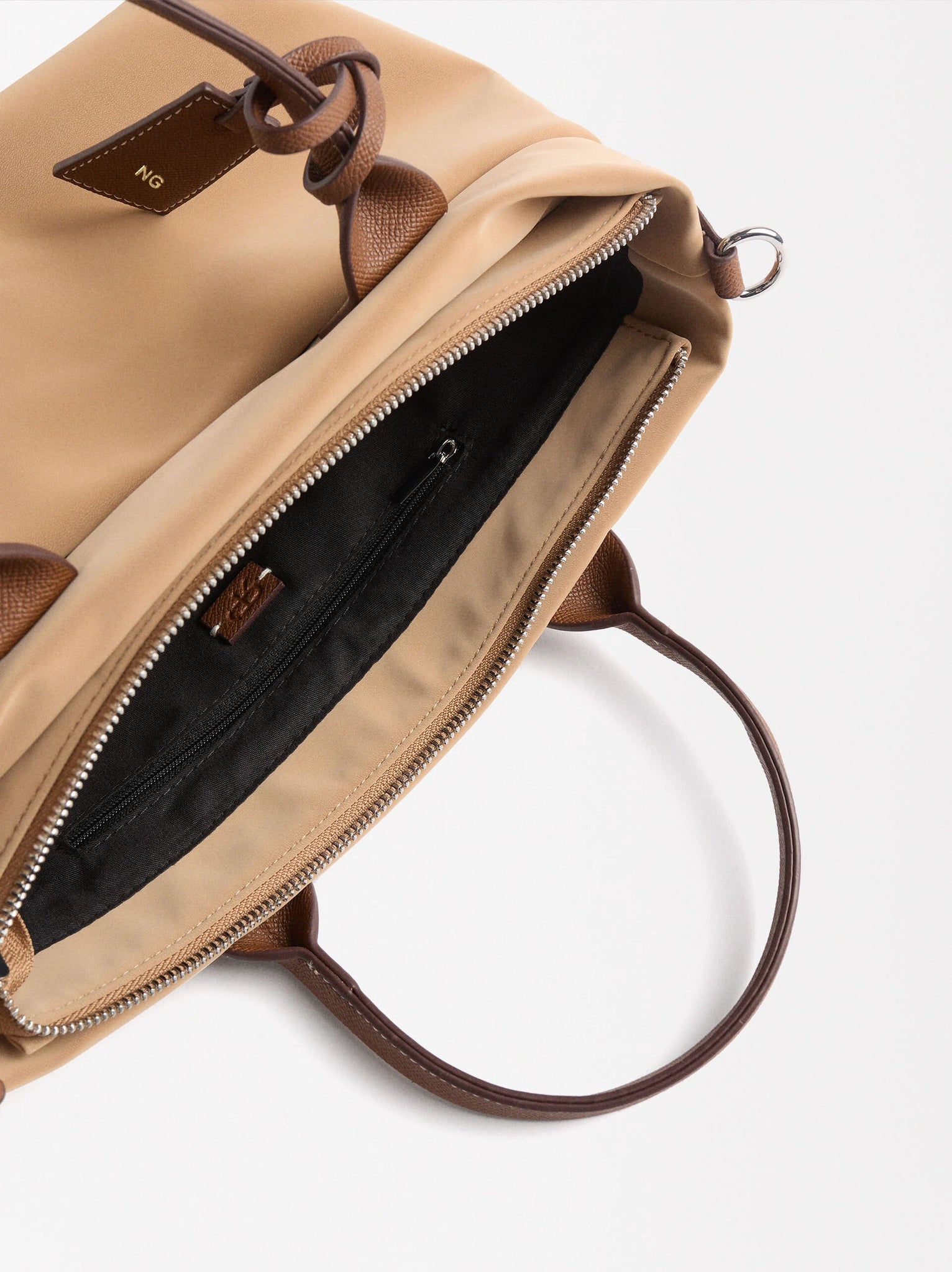 Bolso tote con textura suave