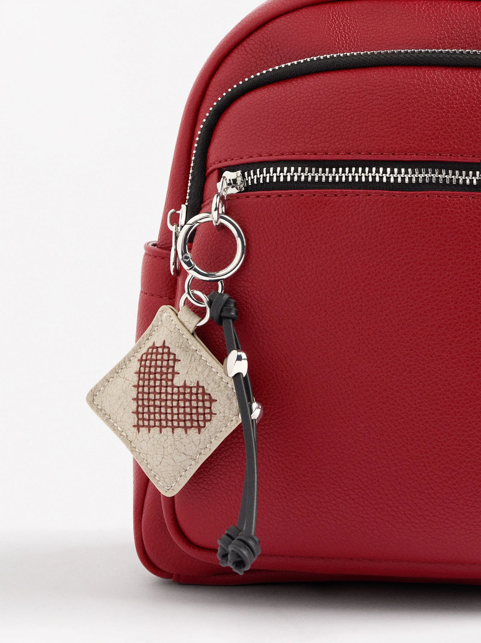 Mochila Con Colgante Corazón