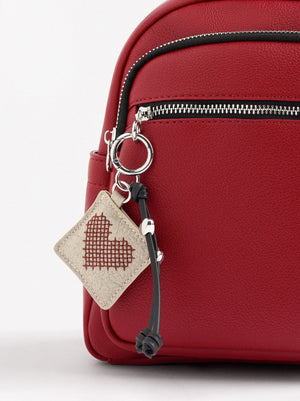 Mochila Con Colgante Corazón