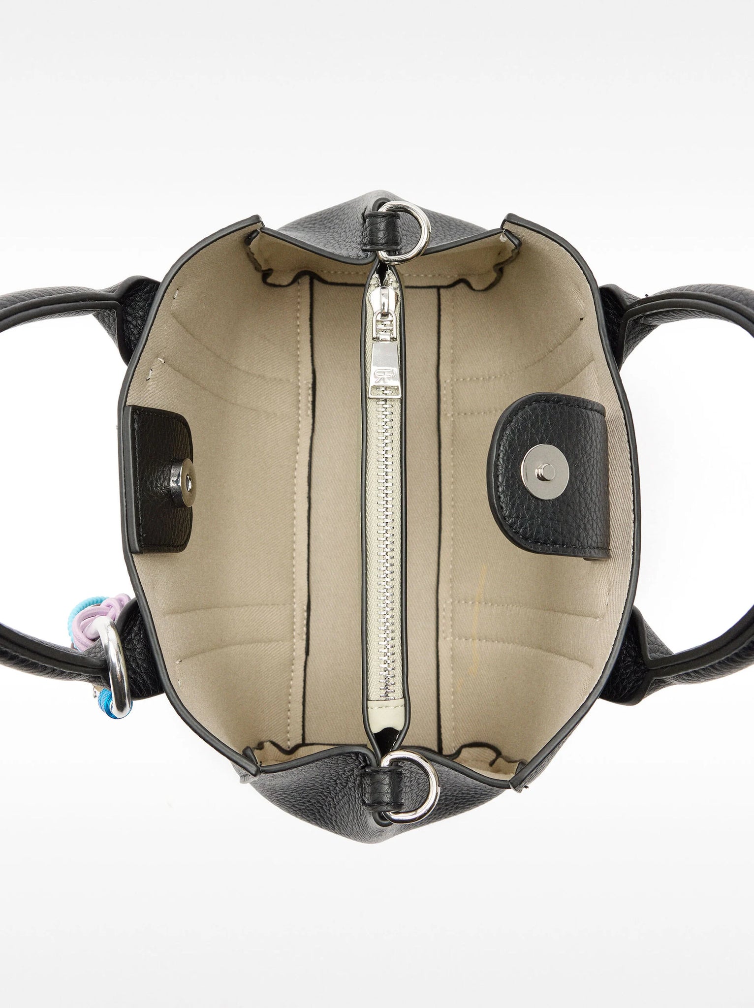 Bolso tote con colgante S