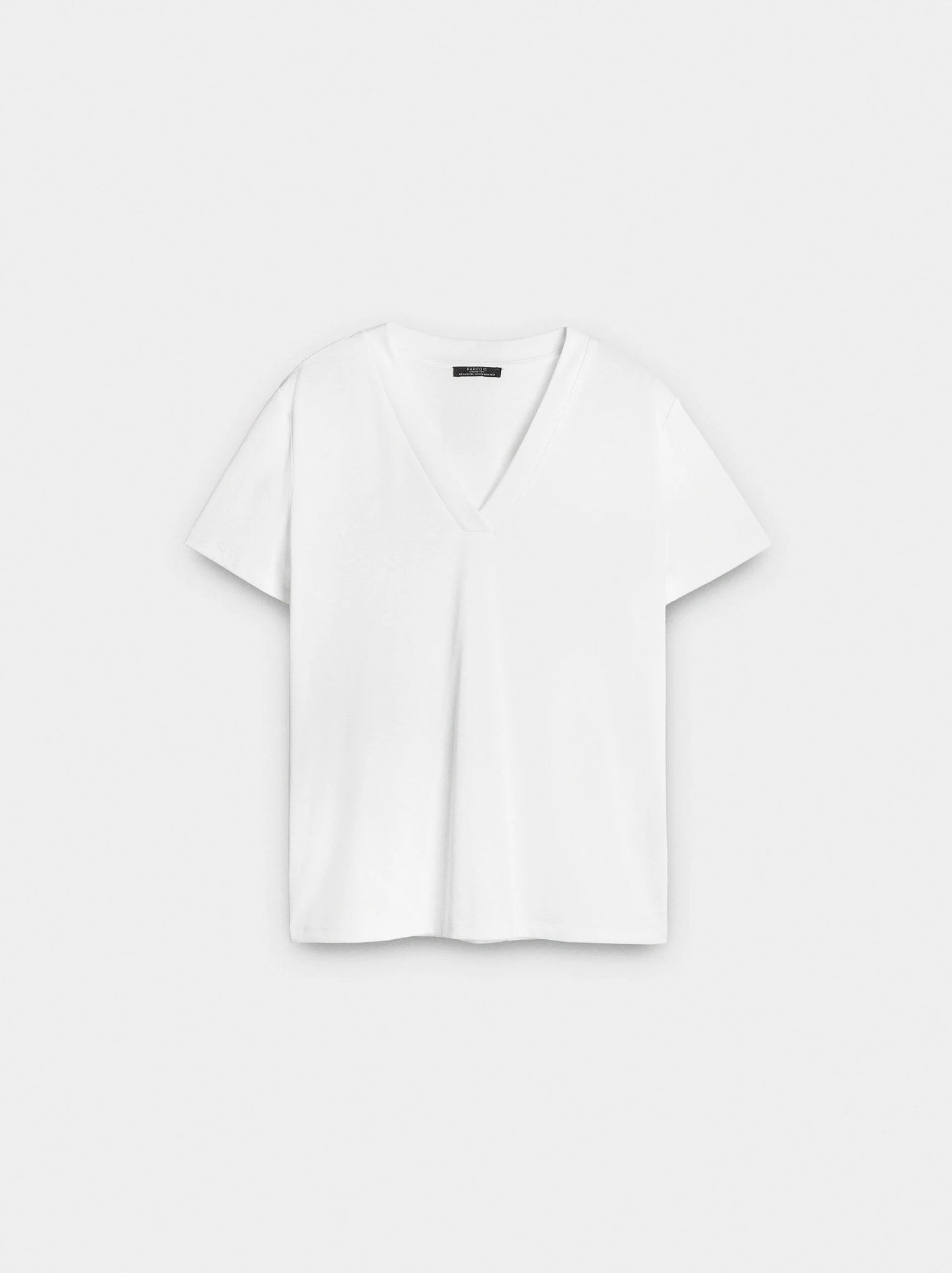 Camiseta básica cuello pico A