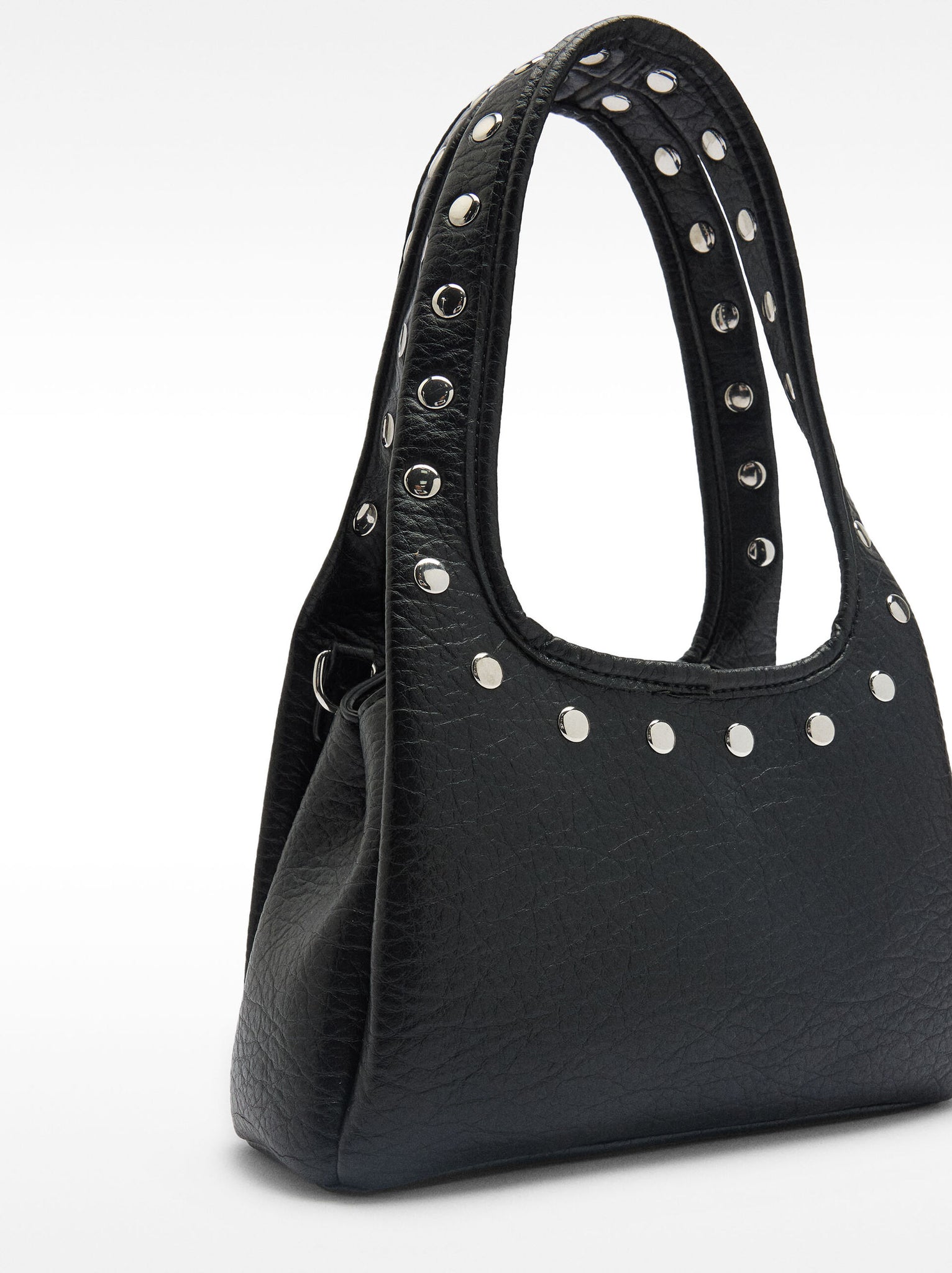 Bolso de hombro con tachuelas