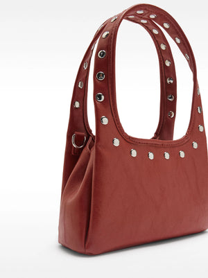 Bolso de hombro con tachuelas