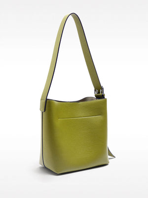 Bolso de hombro asa con tachuelas