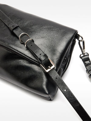 Bolso bandolera con solapa imantada