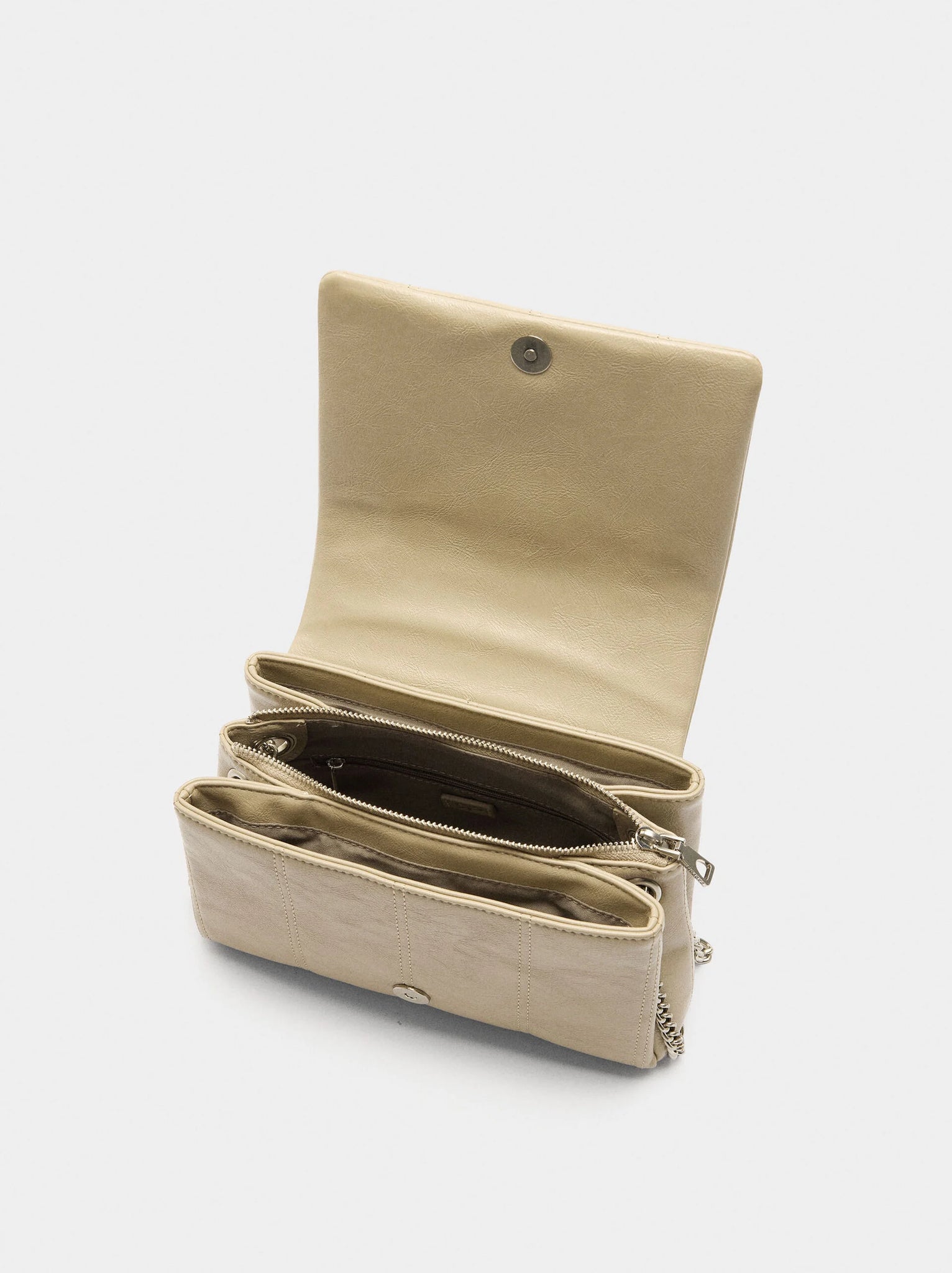 Bolso de hombro acolchado con solapa