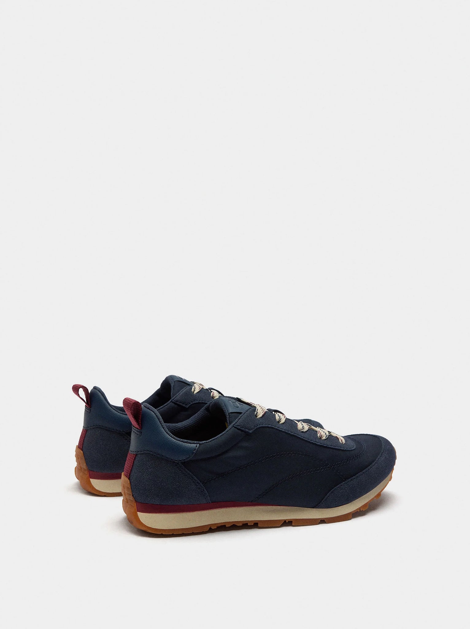 Zapatillas con contraste