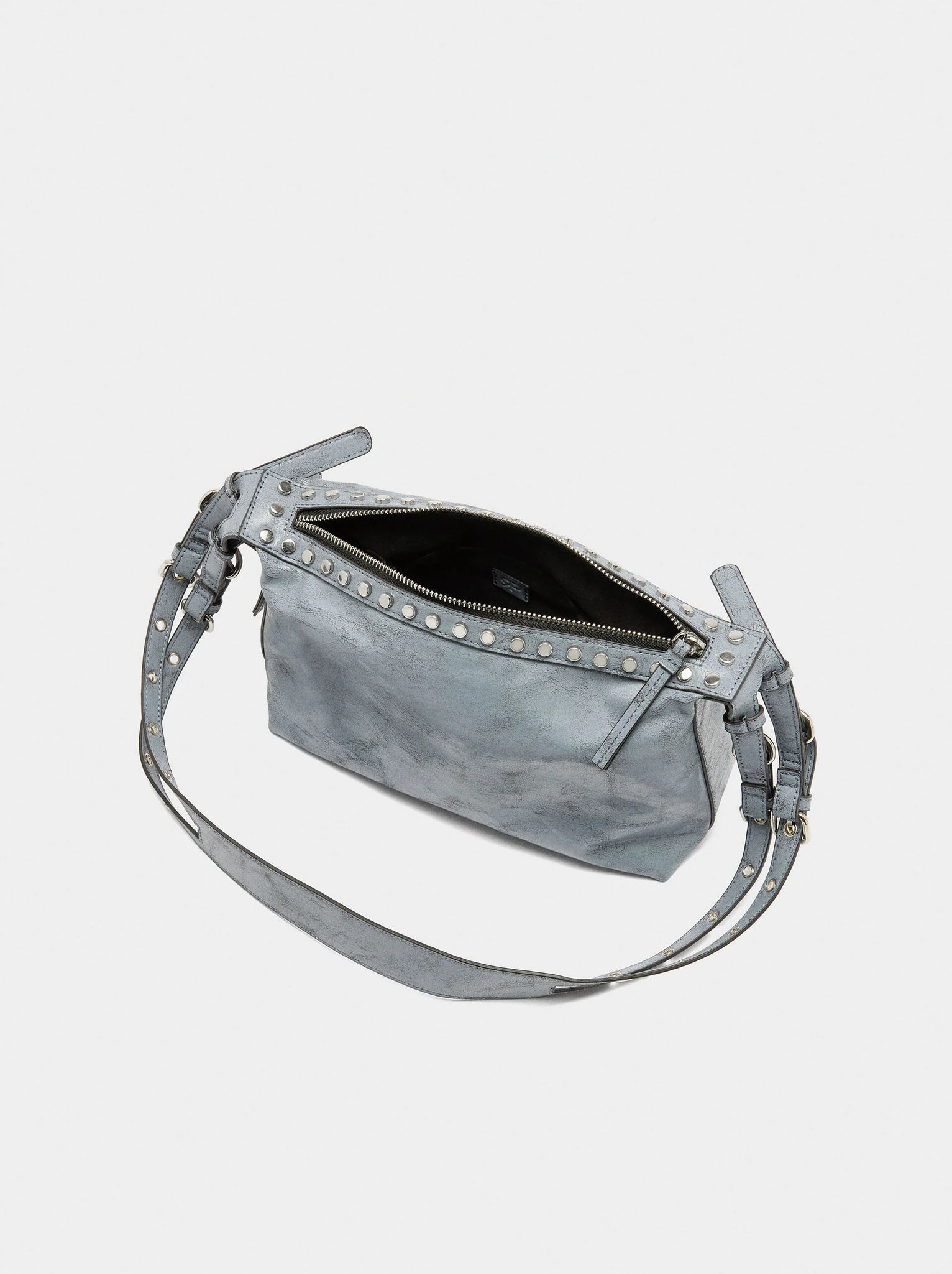 Bolso de hombro con tachuelas