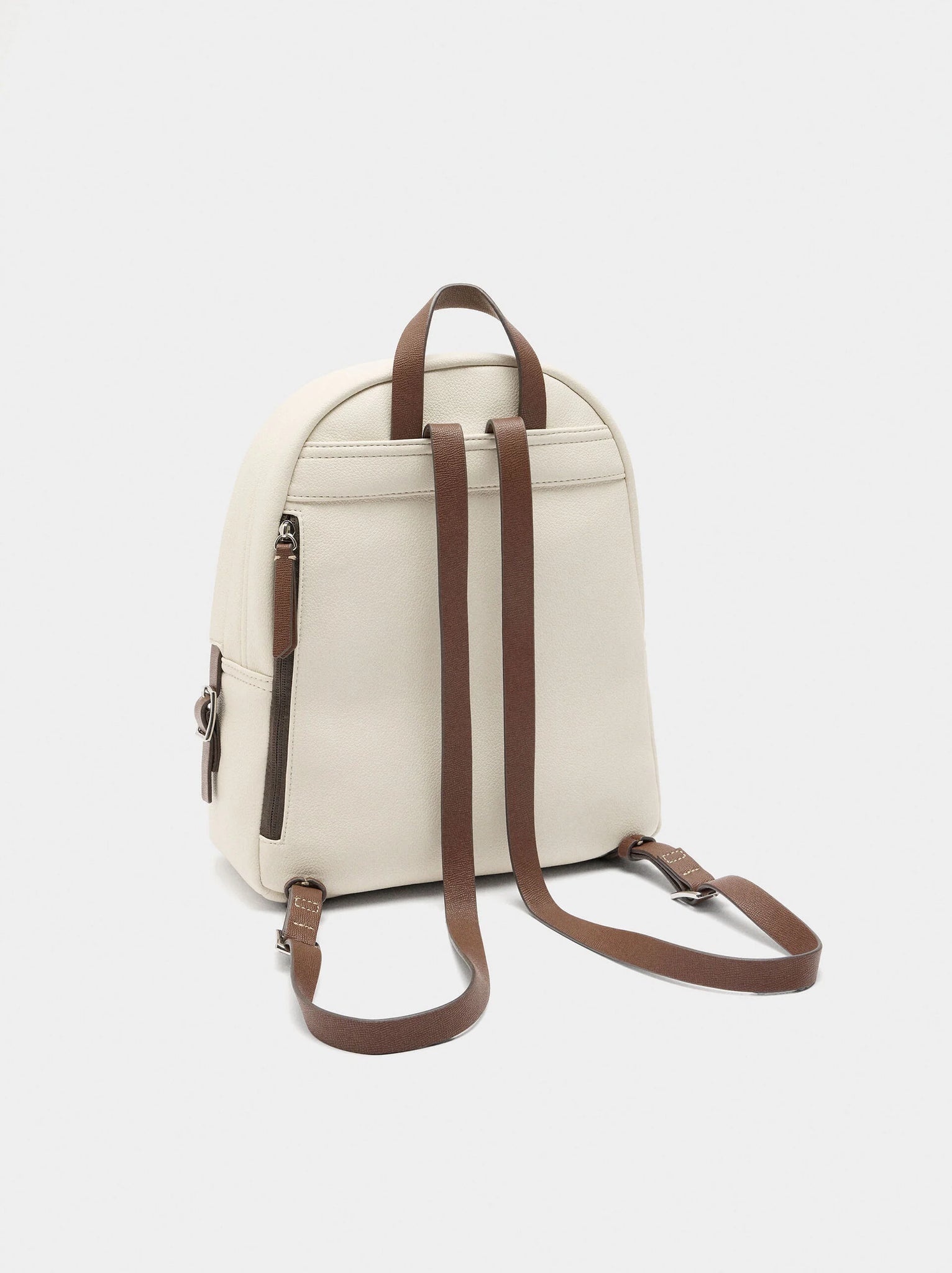 Mochila básica con colgante