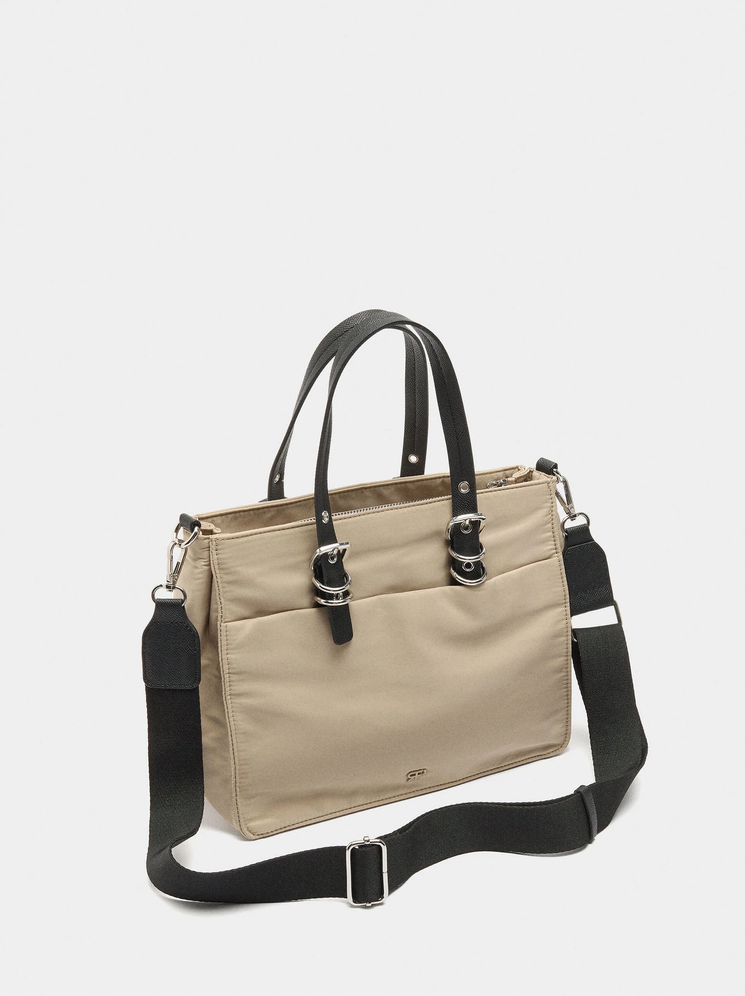 Bolso tote de nylon con colgante