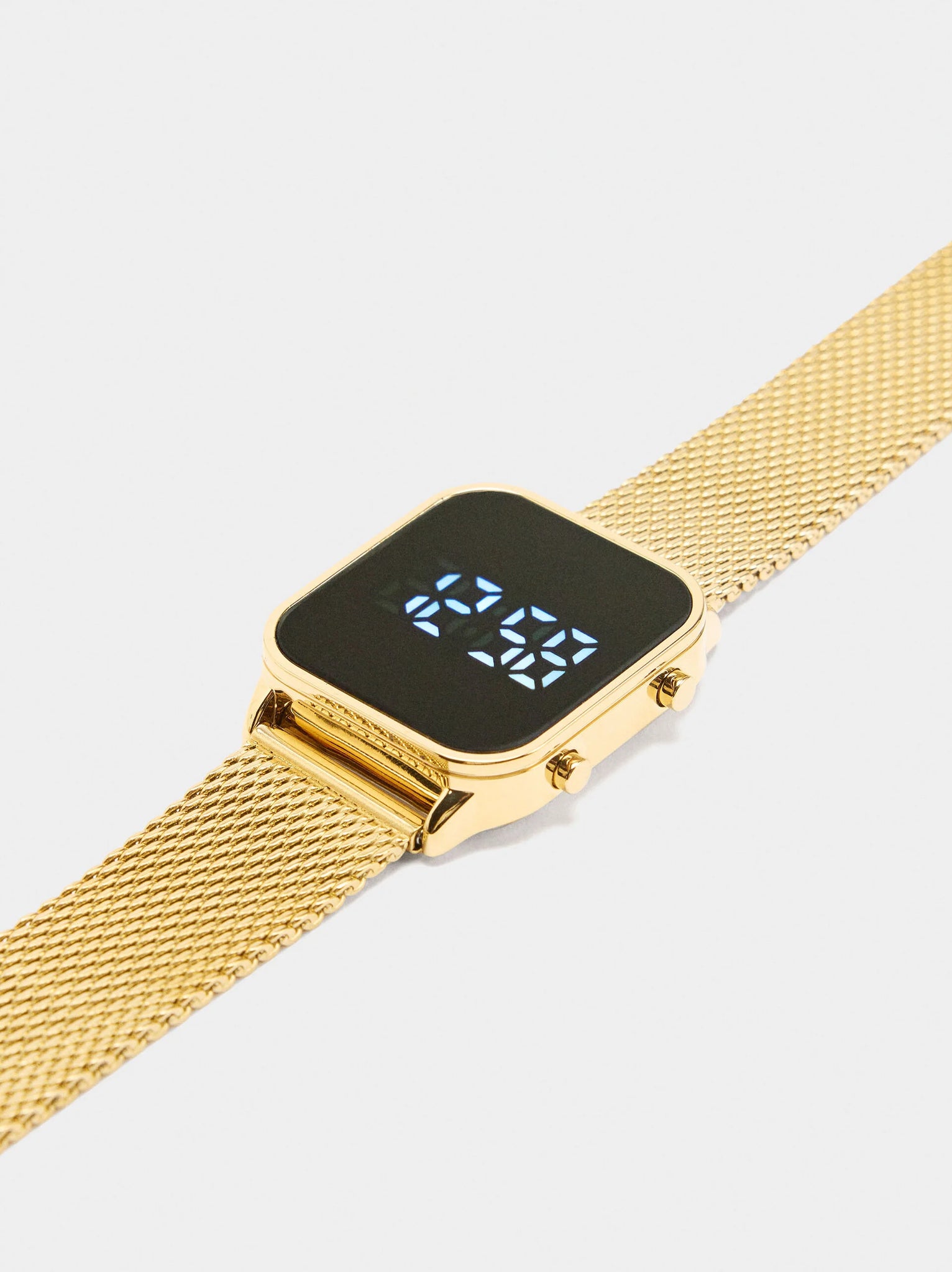 Reloj digital con correas intercambiables