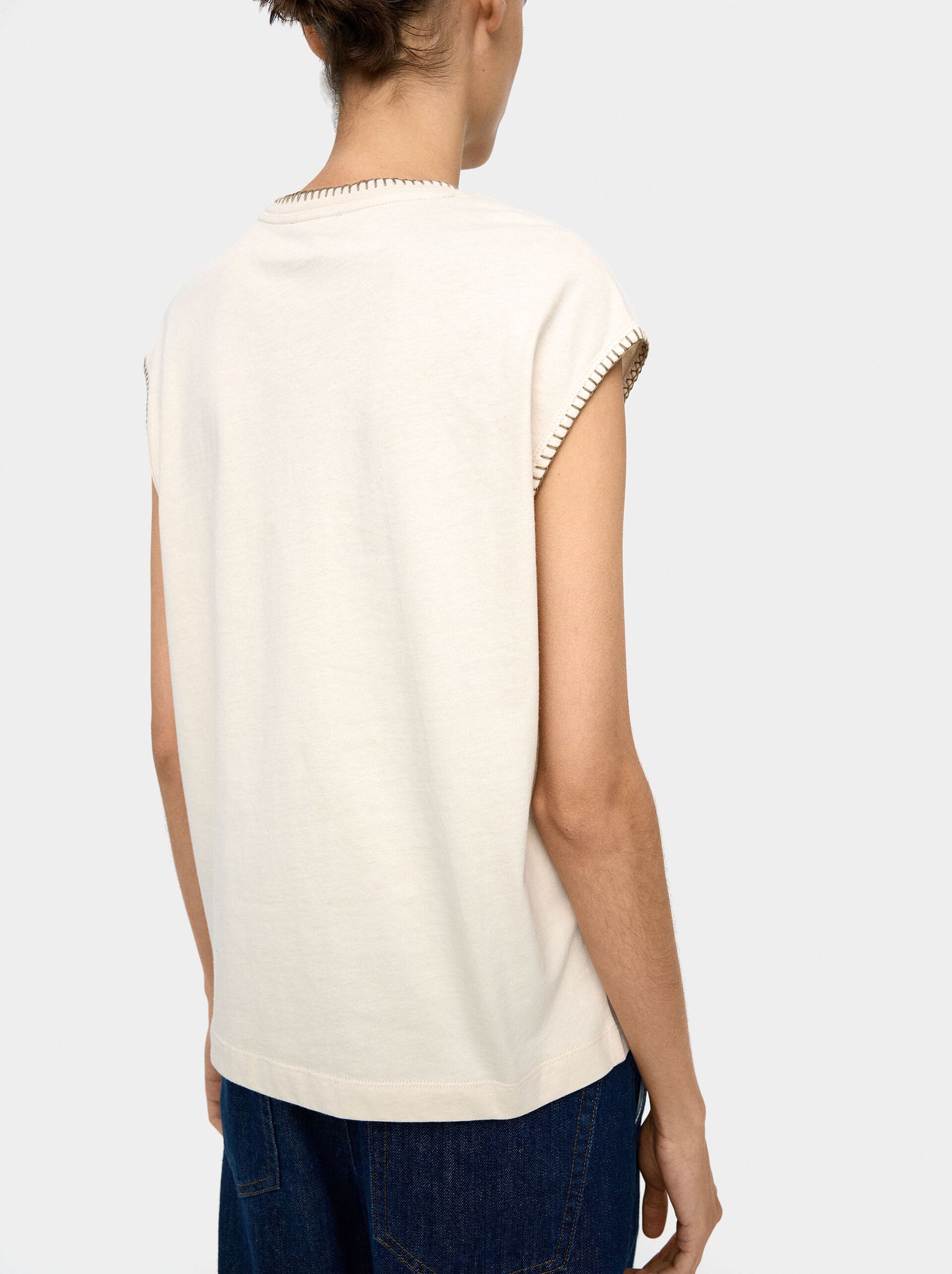 Camiseta con bordes marcados 100% algodón