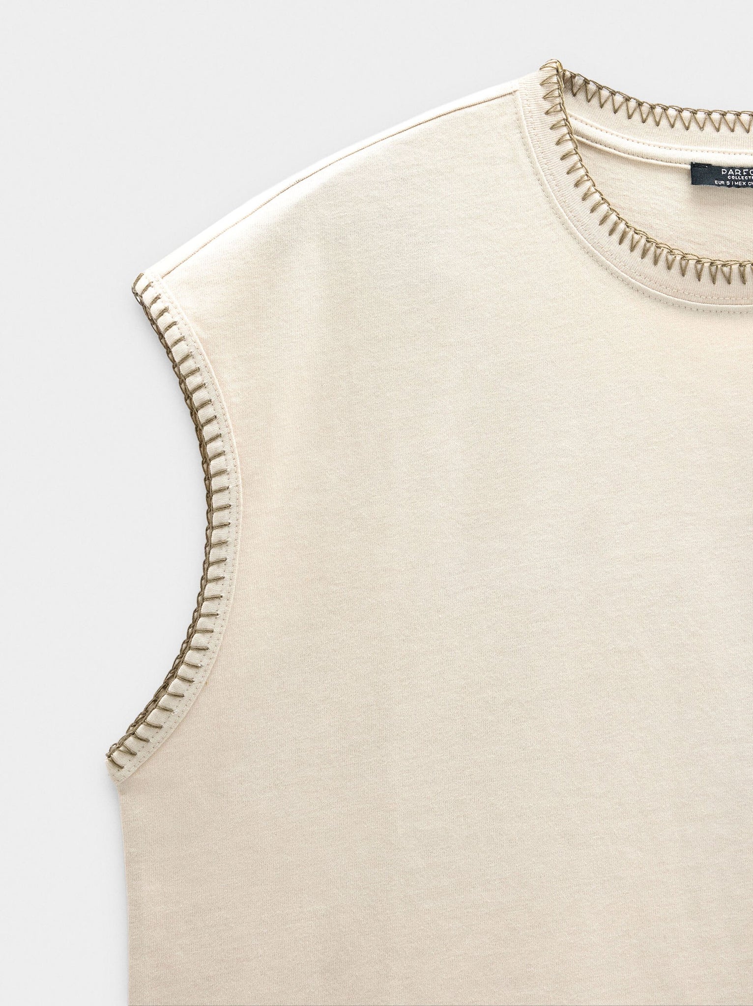 Camiseta con bordes marcados 100% algodón