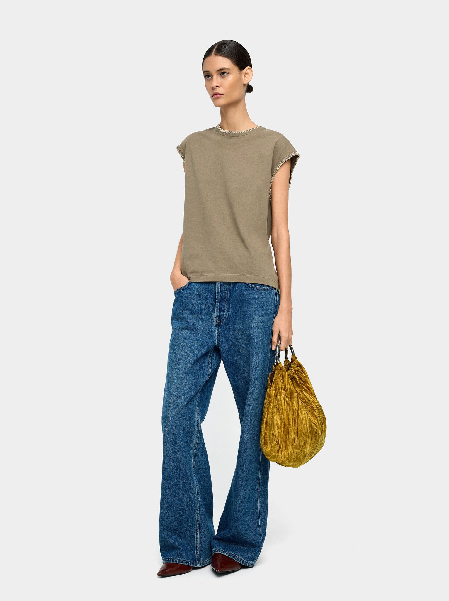 Camiseta con bordes marcados 100% algodón