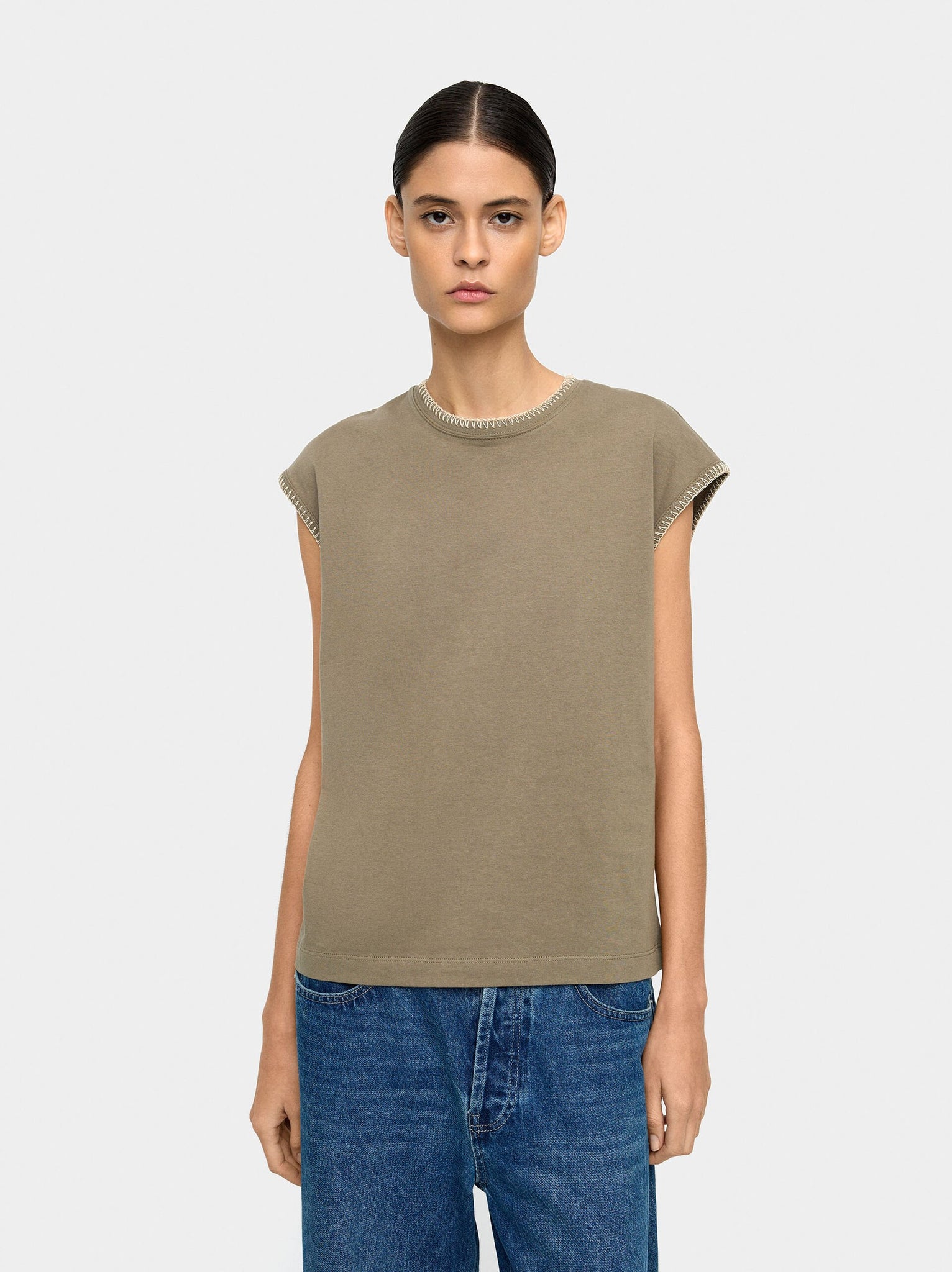 Camiseta con bordes marcados 100% algodón