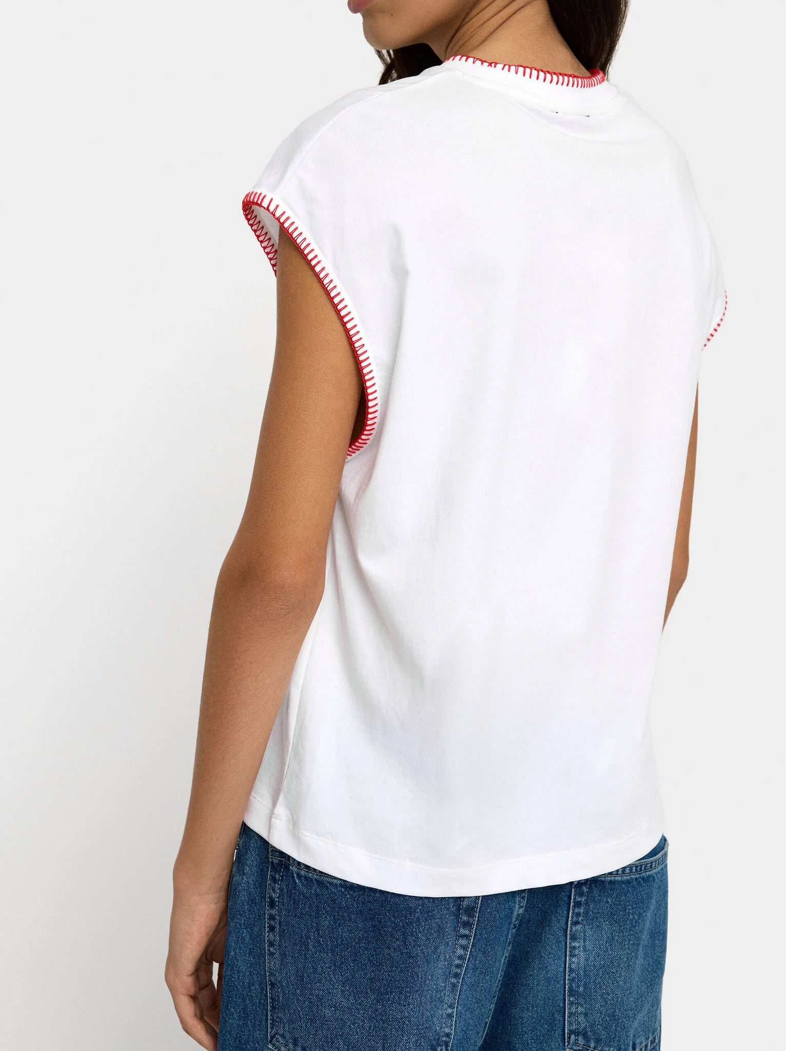 Camiseta con bordes marcados 100% algodón