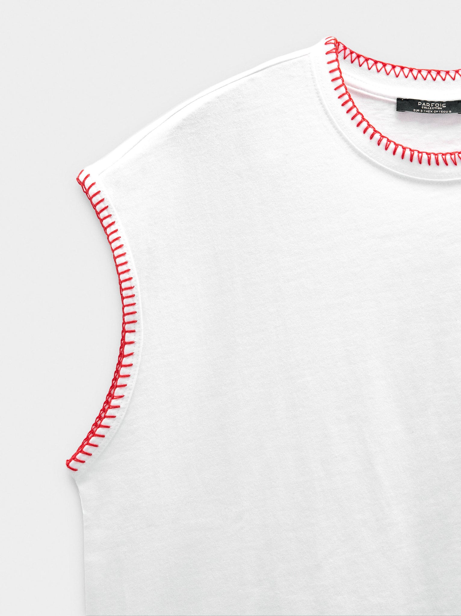 Camiseta con bordes marcados 100% algodón